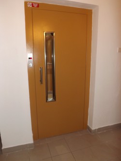Nový nákladní výtah K Sadu 530, Praha 8, 2015 (1)