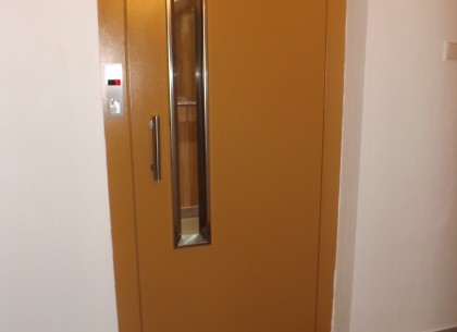 Nový nákladní výtah K Sadu 530, Praha 8, 2015 (1)